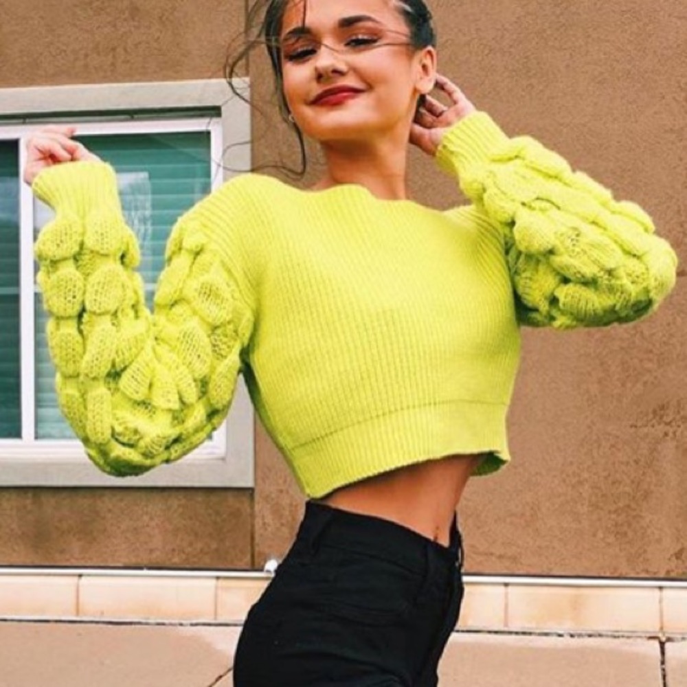 Green cropped sweater bubble sleeves